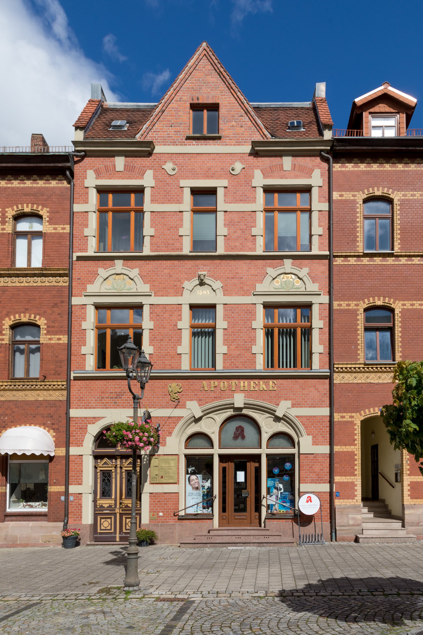 Die Löwen-Apotheke Kahla am Markt 8